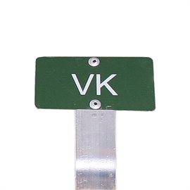 Tekstskilte på spyd (''VK'')